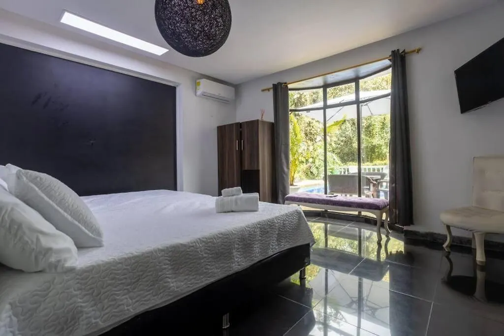 Villa Casa Privada En El Poblado Despedidas De Soltero Fiesta Picsina Jacuzzi Medellin