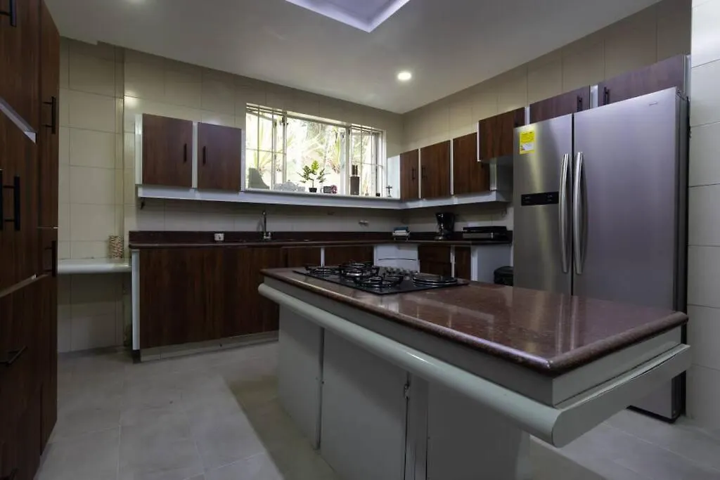 Villa Casa Privada En El Poblado Despedidas De Soltero Fiesta Picsina Jacuzzi Medellin