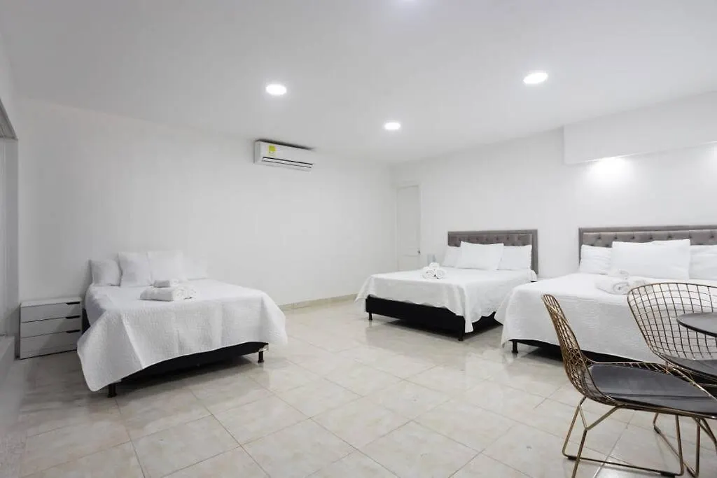 Casa Privada En El Poblado Despedidas De Soltero Fiesta Picsina Jacuzzi Medellin Colombia