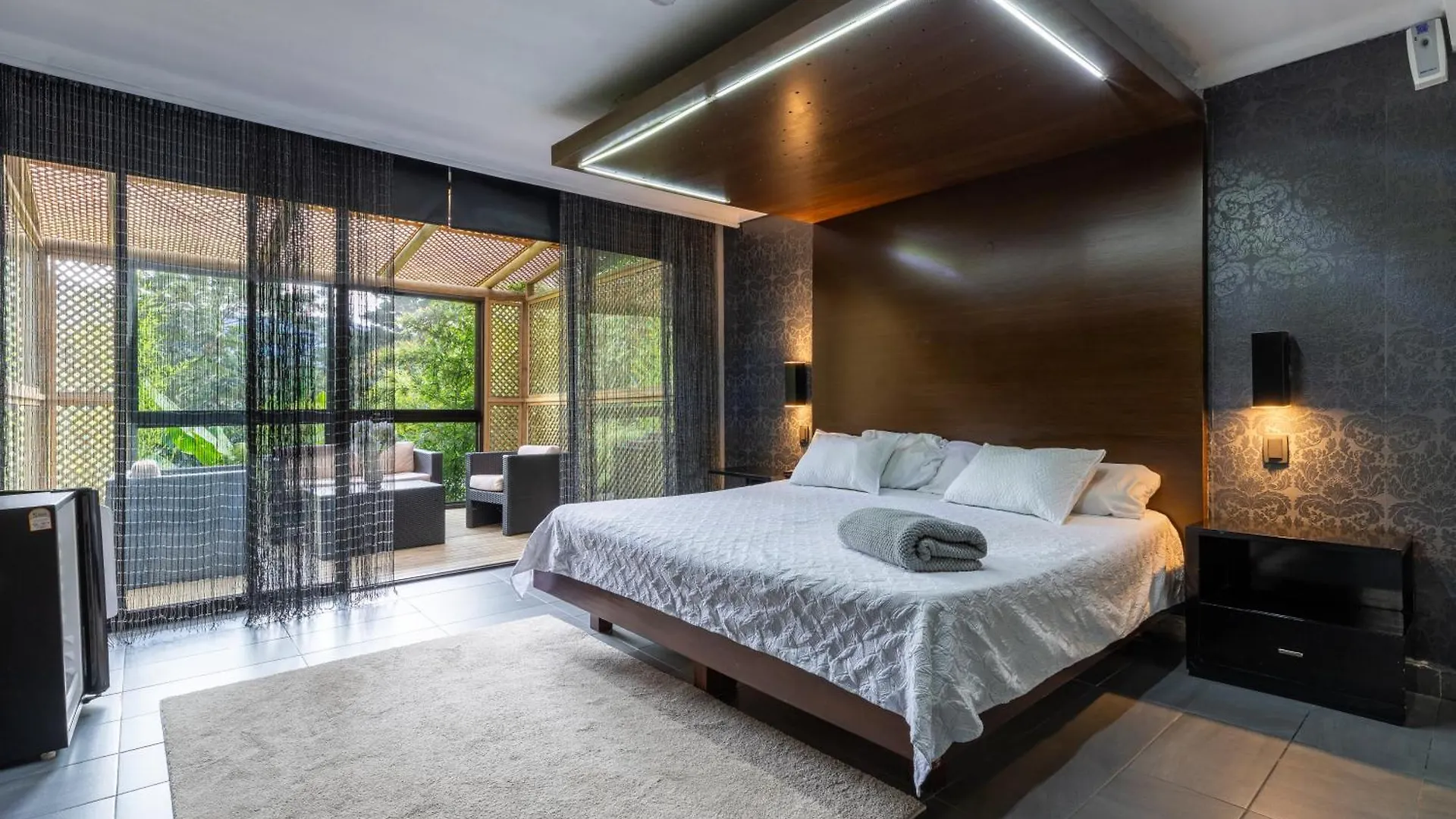 Villa Casa Privada En El Poblado Despedidas De Soltero Fiesta Picsina Jacuzzi Medellin